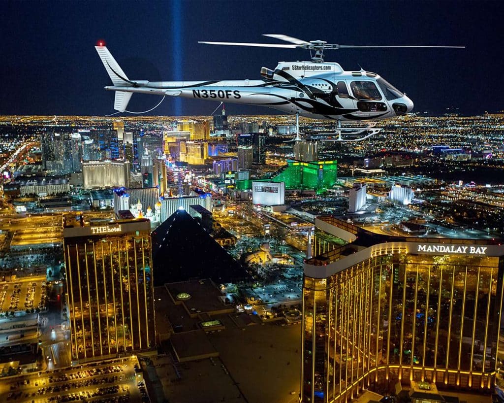 Survol en hélicoptère Las Vegas avec 5StarsHelicopters, vue panoramique du Strip illuminé