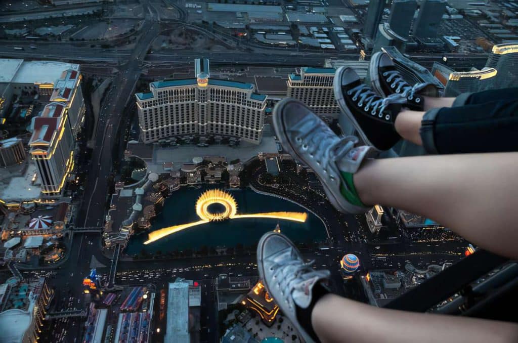 Vol en hélicoptère sans portes à Las Vegas, survol du Strip avec vue dégagée