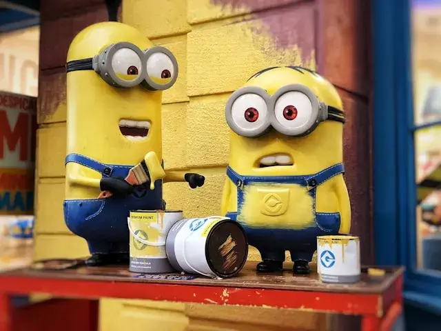 deux représentation du films les minions.