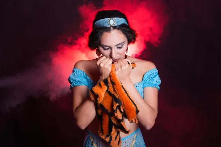 personnage de la comédie musical Aladdin Broadway