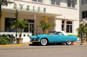 voiture classique retro vintage a miami ocean drive