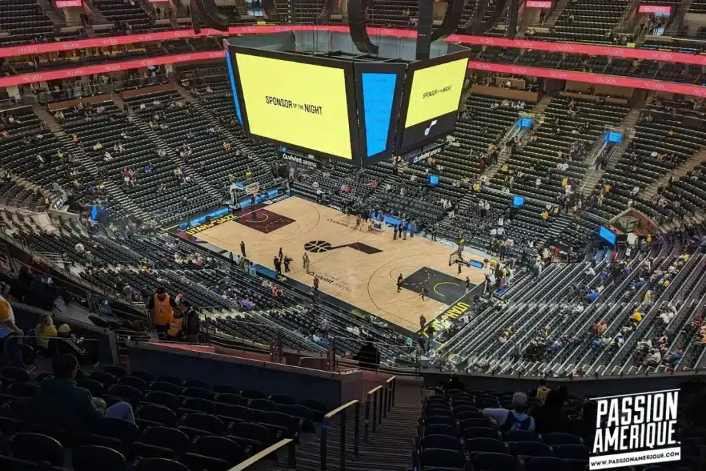 vue des gradins du stade de basketball des utah jazz nba