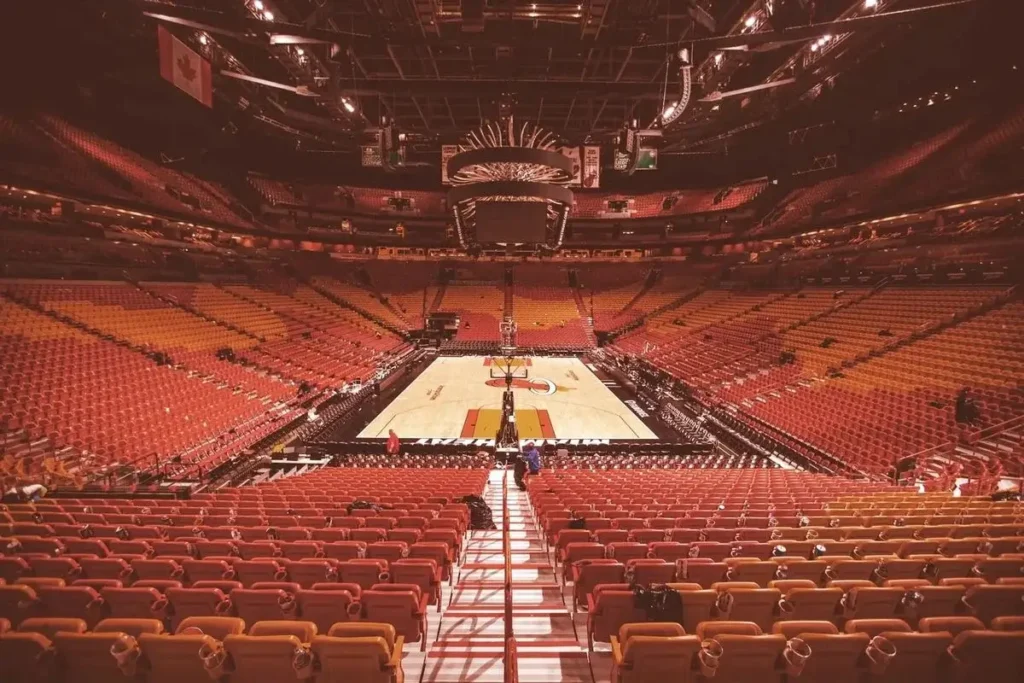 Places et tribunes pour un match NBA du Miami Heat au Kaseya Center